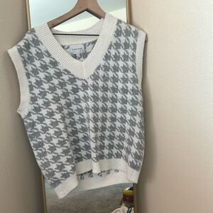 Worn few times, not my style anymore. Very cute!!